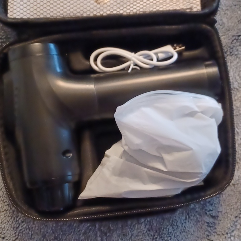 APHERMA MASSAGE GUN,  NEW IN THE BOX. - Picture 3 of 6